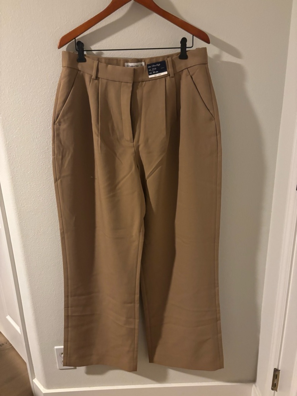 Abercrombie & Fitch Tan Wide-Leg Pleated Trousers